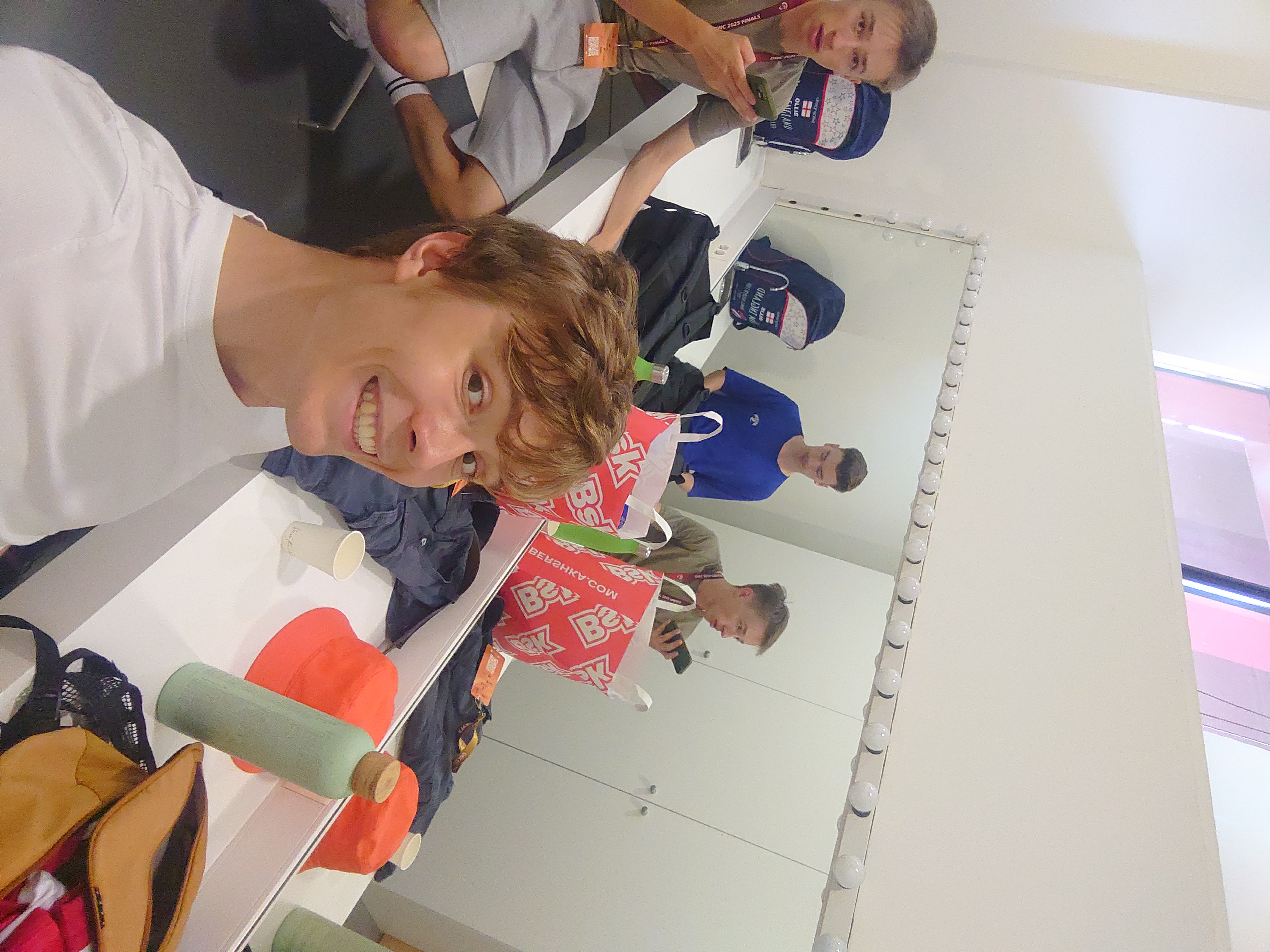 Foto von uns in der Gaderobe